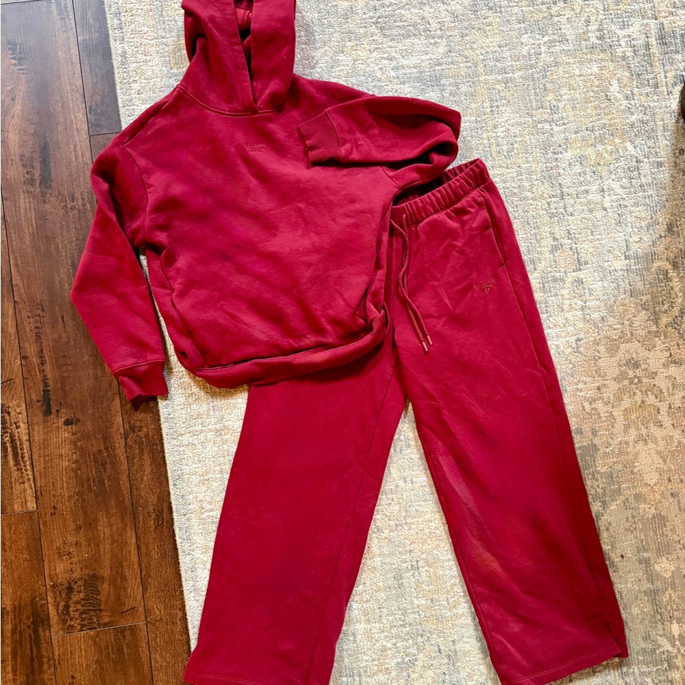 Reebok Sweat Set - Picture 2 of 5